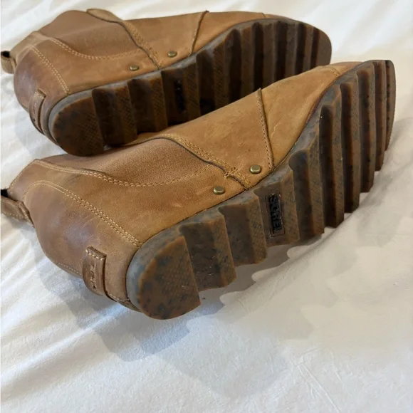 Sorel Wedge Boots - Picture 3 of 4